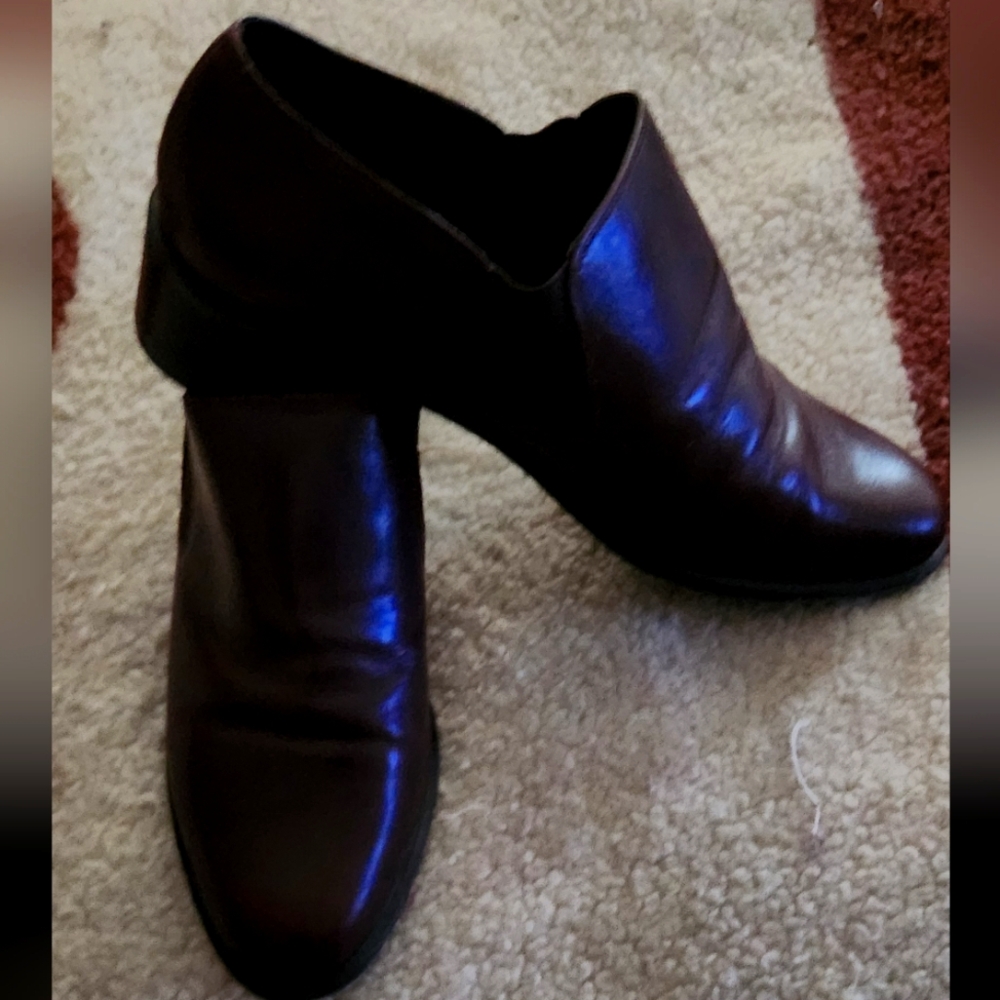 Bandolino Brown Leather Boots with Polished Finish